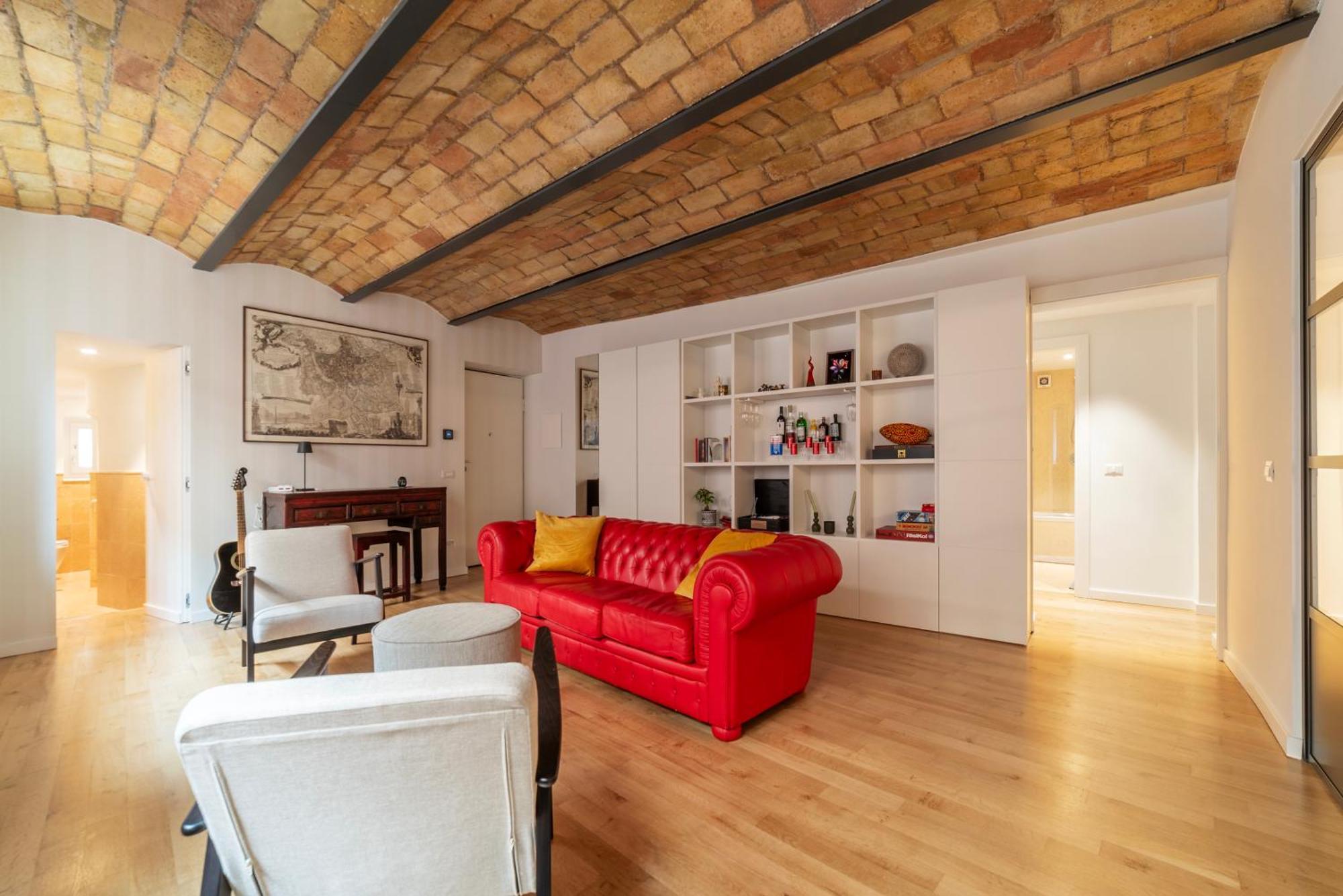 Luxury 3 Beds 3 Baths, Few Steps From Center * Roma