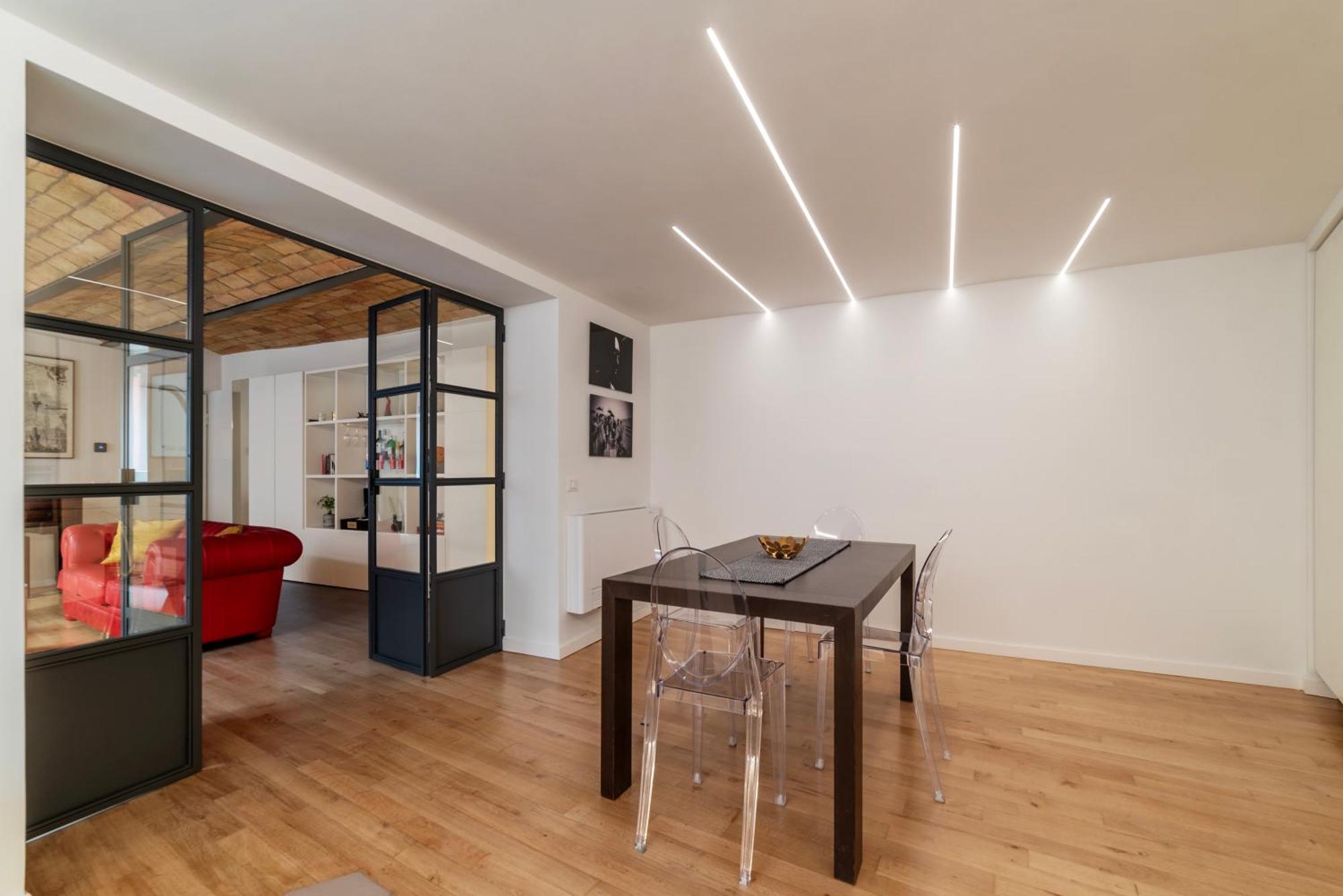 Luxury 3 Beds 3 Baths, Few Steps From Center * Roma